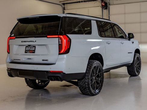 Used 2026 GMC Yukon XL Denali w/ LPO, Floor Liner Package image 10