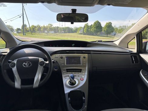 Used 2013 Toyota Prius Two FWD image 16