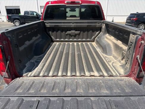 Used 2025 Chevrolet Colorado Z71 w/ Z71 Convenience Package 2 AWD/4WD image 13