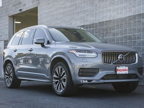Used 2020 Volvo XC90 T6 Momentum image 2