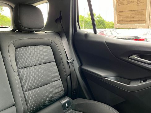 Used 2025 Chevrolet Equinox LT FWD image 37