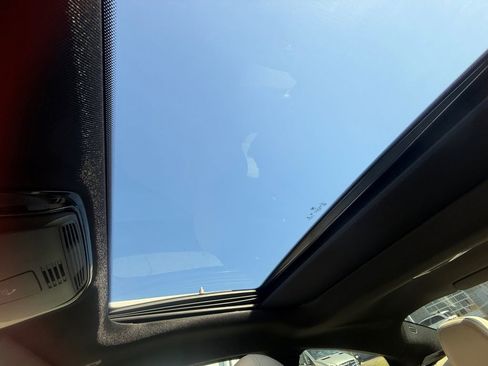 Used 2023 BMW 430i Coupe w/ M Sport Package image 22