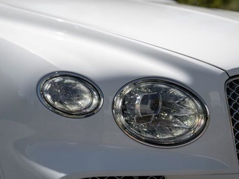 Used 2022 Bentley Bentayga image 8