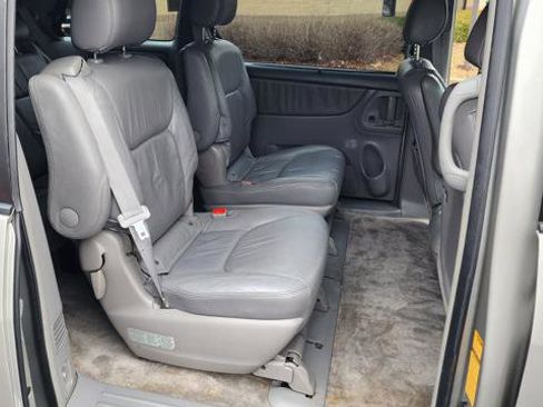 Used 2005 Toyota Sienna XLE Limited image 17