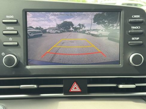 Used 2021 Hyundai Elantra SEL FWD image 23
