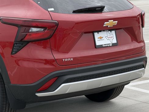 New 2026 Chevrolet Trax LT w/ Driver Confidence Package image 6