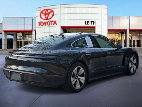 Used 2021 Porsche Taycan image 4