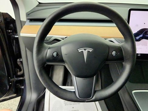 Used 2024 Tesla Model Y Long Range AWD/4WD image 12