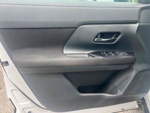 Used 2025 Nissan Kicks S FWD image 11