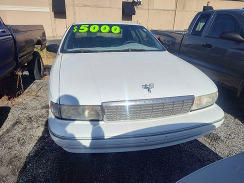 Used 1995 Chevrolet Caprice Classic image 2