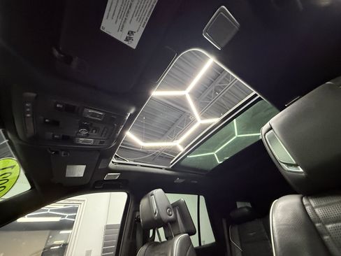 Used 2021 Cadillac Escalade Sport Platinum image 13