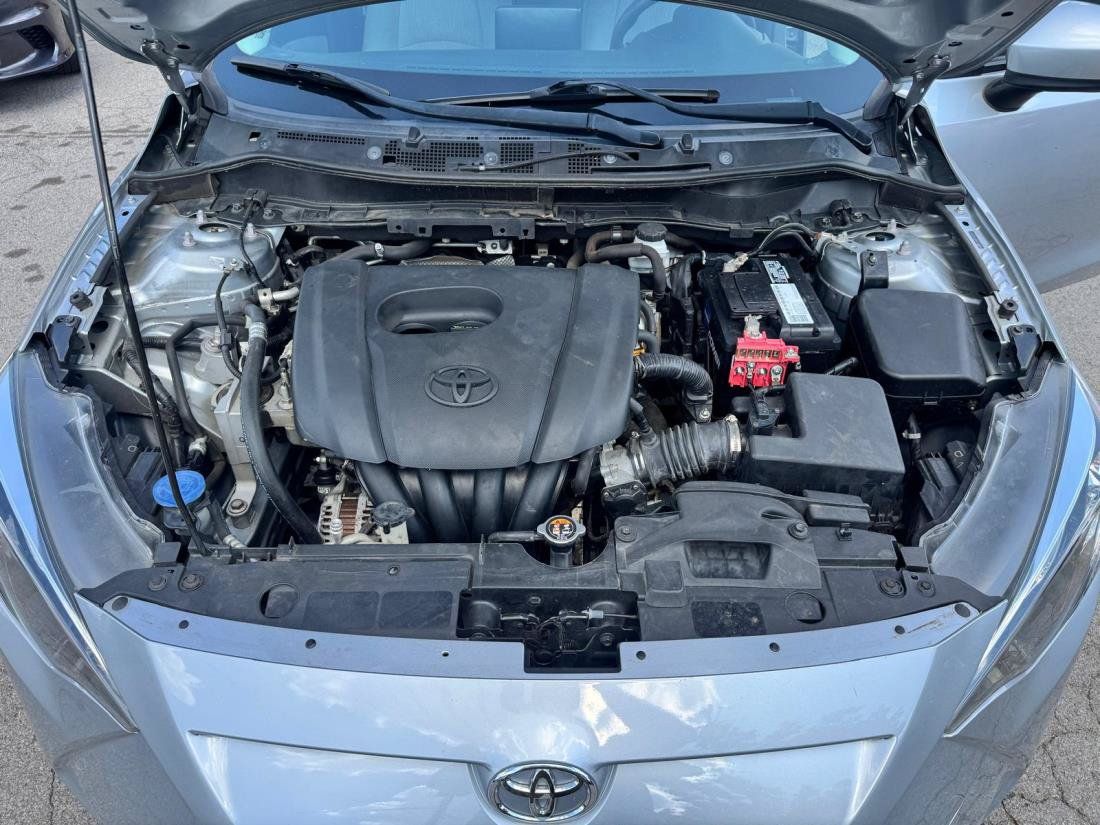 Used 2019 Toyota Yaris L FWD image 9