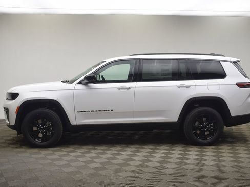New 2026 Jeep Grand Cherokee L Laredo image 12
