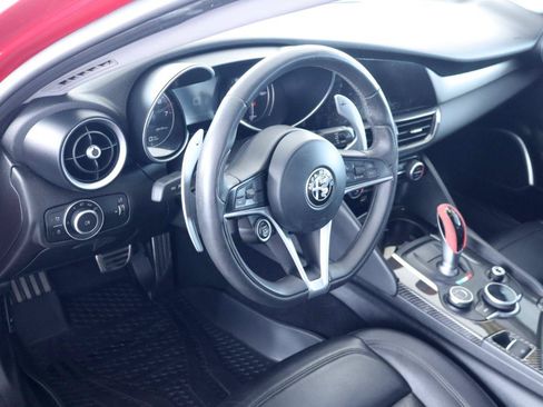 Used 2017 Alfa Romeo Giulia w/ Sport Appearance Package RWD image 15