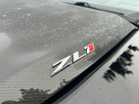 Used 2022 Chevrolet Camaro ZL1 image 32