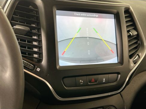 Used 2021 Jeep Cherokee Latitude Lux w/ Comfort/Convenience Group image 13