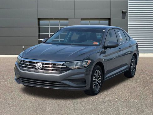 Used 2021 Volkswagen Jetta SE FWD image 3