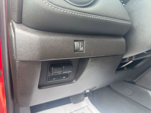 Used 2024 Chevrolet Colorado LT w/ LT Convenience Package AWD/4WD image 29