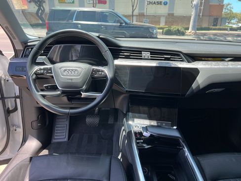 Used 2021 Audi e-tron Premium w/ Convenience Plus Package AWD/4WD image 18