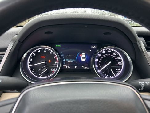 Used 2020 Toyota Camry XLE w/ Navigation Package image 7