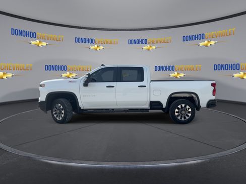 Used 2024 Chevrolet Silverado 2500 Custom w/ Z71 Off-Road Package AWD/4WD image 8