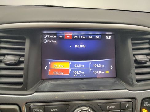 Used 2019 Nissan Pathfinder SL FWD image 25