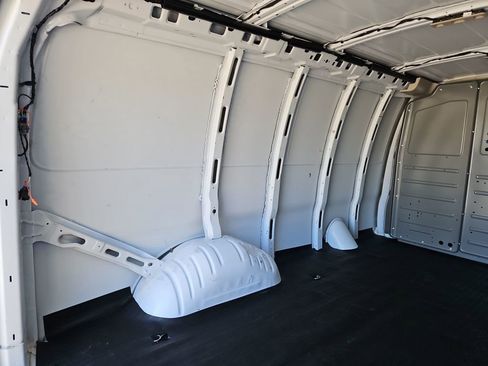 Used 2024 Chevrolet Express 2500 image 21