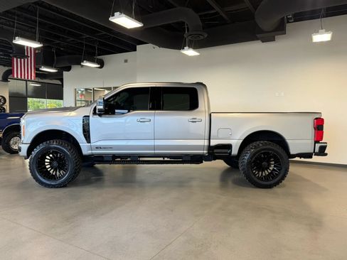 Used 2023 Ford F350 Lariat w/ Lariat Ultimate Package AWD/4WD image 4