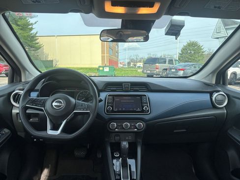 Used 2025 Nissan Versa SV FWD image 31