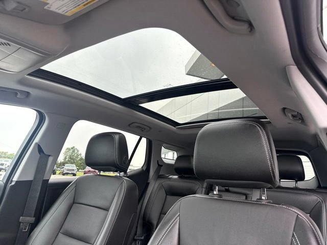 Certified 2024 GMC Terrain SLT w/ LPO, Floor Liner Package AWD/4WD image 28