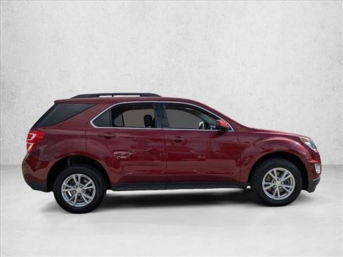 Used 2017 Chevrolet Equinox LT image 4