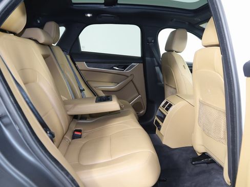 Used 2023 Jaguar F-PACE S image 17