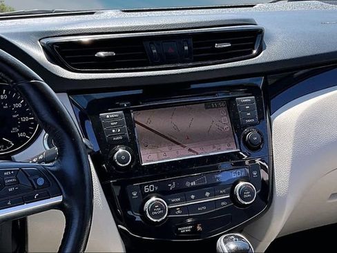 Certified 2019 Nissan Rogue Sport SV w/ Technology Package FWD image 9