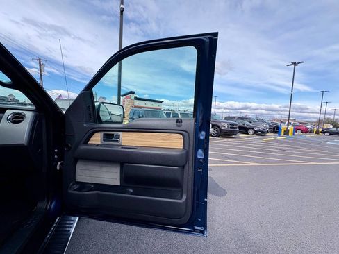 Used 2011 Ford F150 Lariat w/ Lariat Chrome Pkg image 34