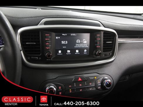 Used 2020 Kia Sorento LX FWD image 9