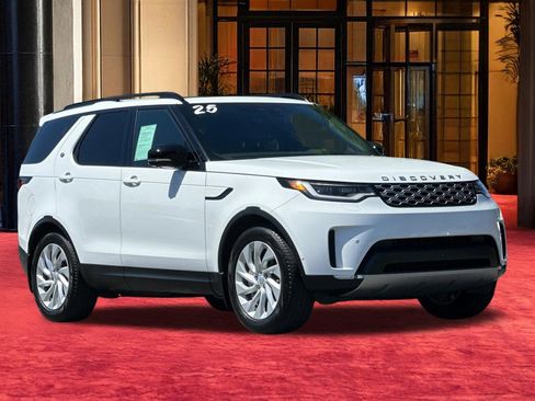 Used 2025 Land Rover Discovery S AWD/4WD image 6