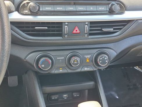 Used 2023 Kia Forte LXS w/ LXS Technology Package FWD image 15