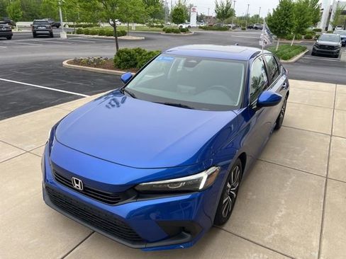 Certified 2023 Honda Civic EX image 3