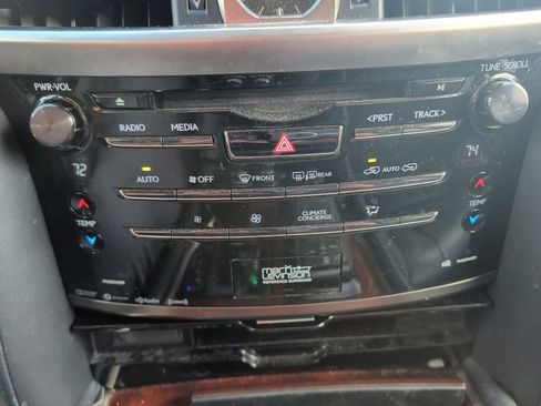 Used 2017 Lexus LX 570 4WD w/ Luxury Package image 18