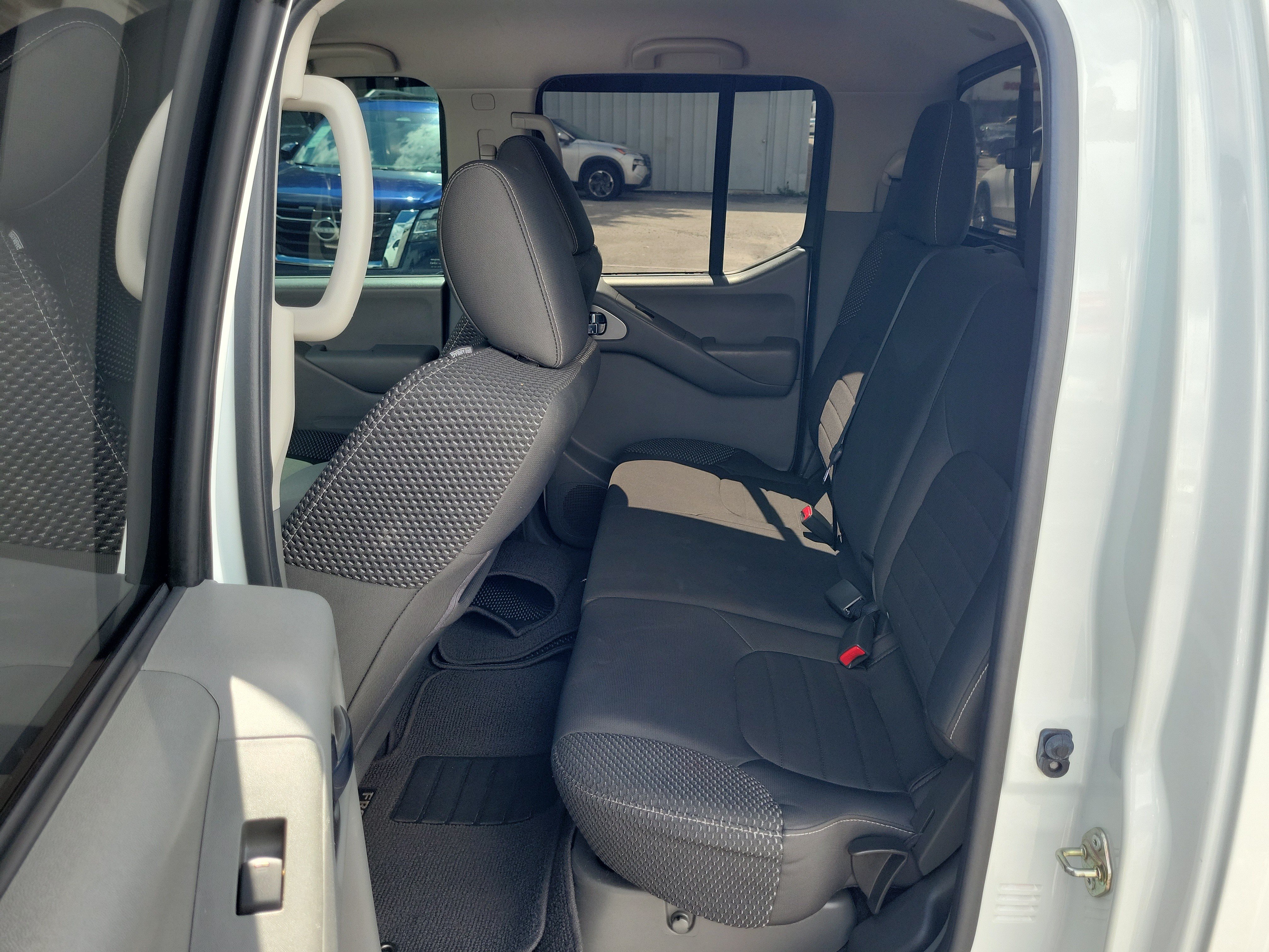 Certified 2019 Nissan Frontier Desert Runner RWD image 12