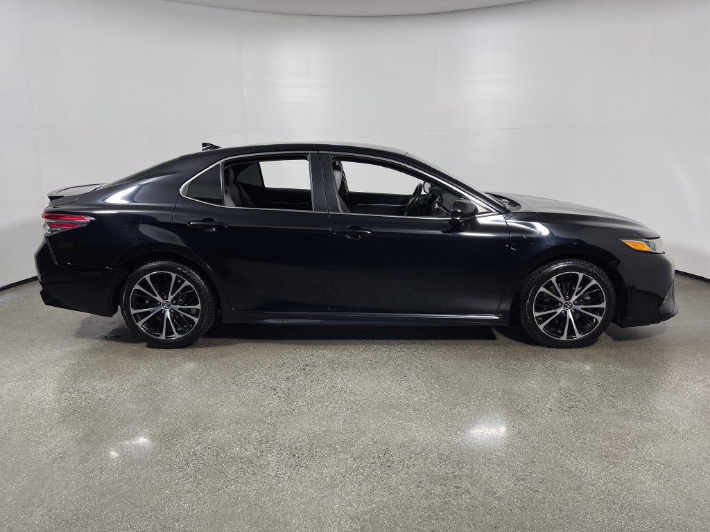 Certified 2019 Toyota Camry SE FWD image 2