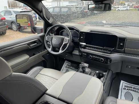 Used 2024 Chevrolet Silverado 1500 ZR2 w/ ZR2 Bison Edition AWD/4WD image 17