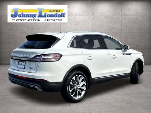 Used 2022 Lincoln Nautilus Reserve AWD/4WD image 2