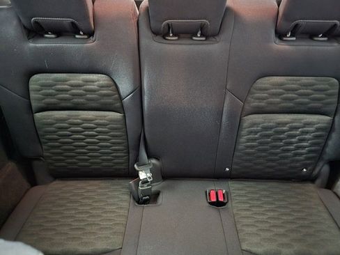 Used 2024 Nissan Pathfinder SV image 16