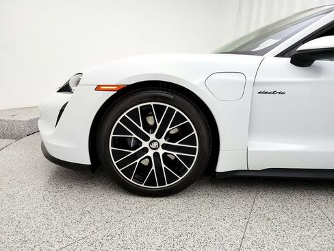 Used 2022 Porsche Taycan RWD image 28
