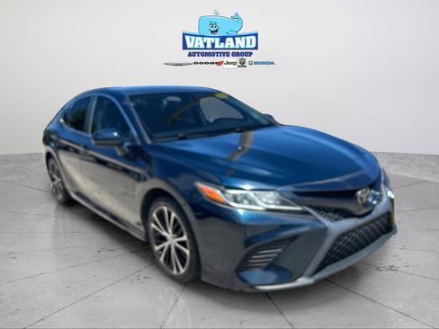 Used 2019 Toyota Camry SE FWD image 22