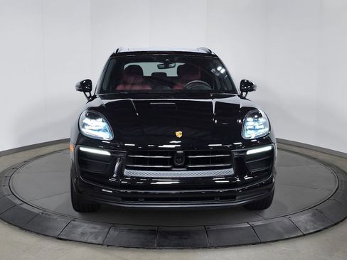Used 2025 Porsche Macan AWD/4WD image 10