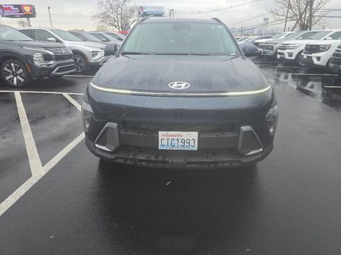 Used 2025 Hyundai Kona SEL FWD image 2