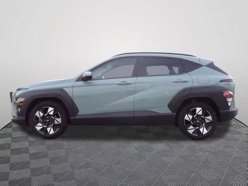 Used 2025 Hyundai Kona SEL FWD image 2