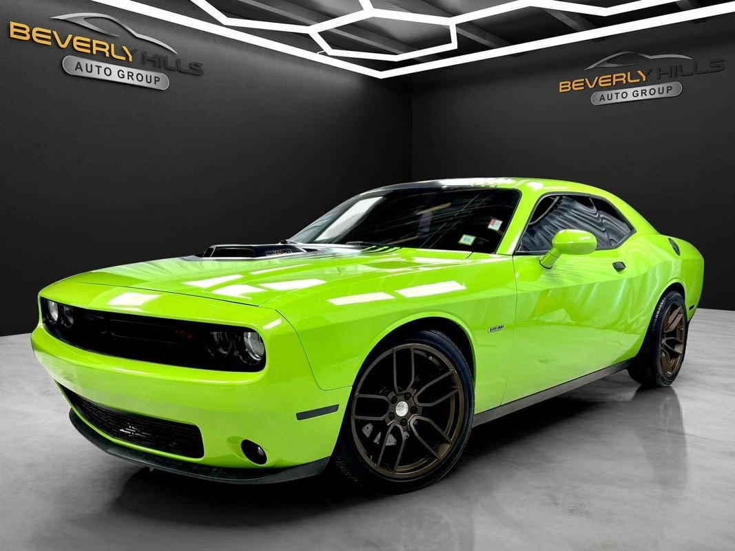 Used 2015 Dodge Challenger R/T Plus RWD image 1